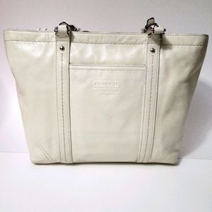 Vintage Coach Leather  Shoulder bag.